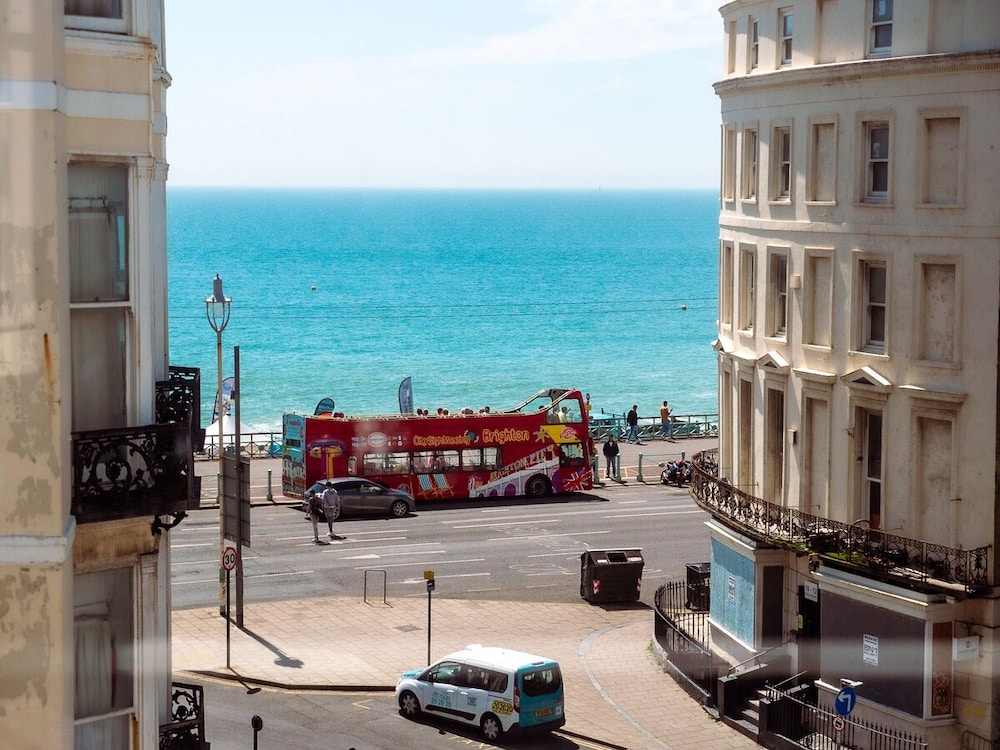 a&o Brighton Beach 29/40