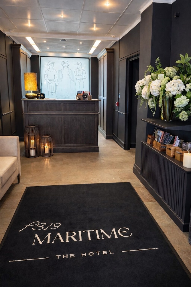 Hotel Maritime 8/45