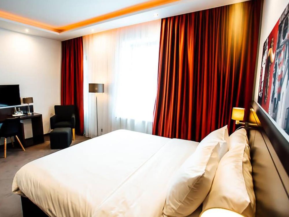 Hotel Republique 16/45