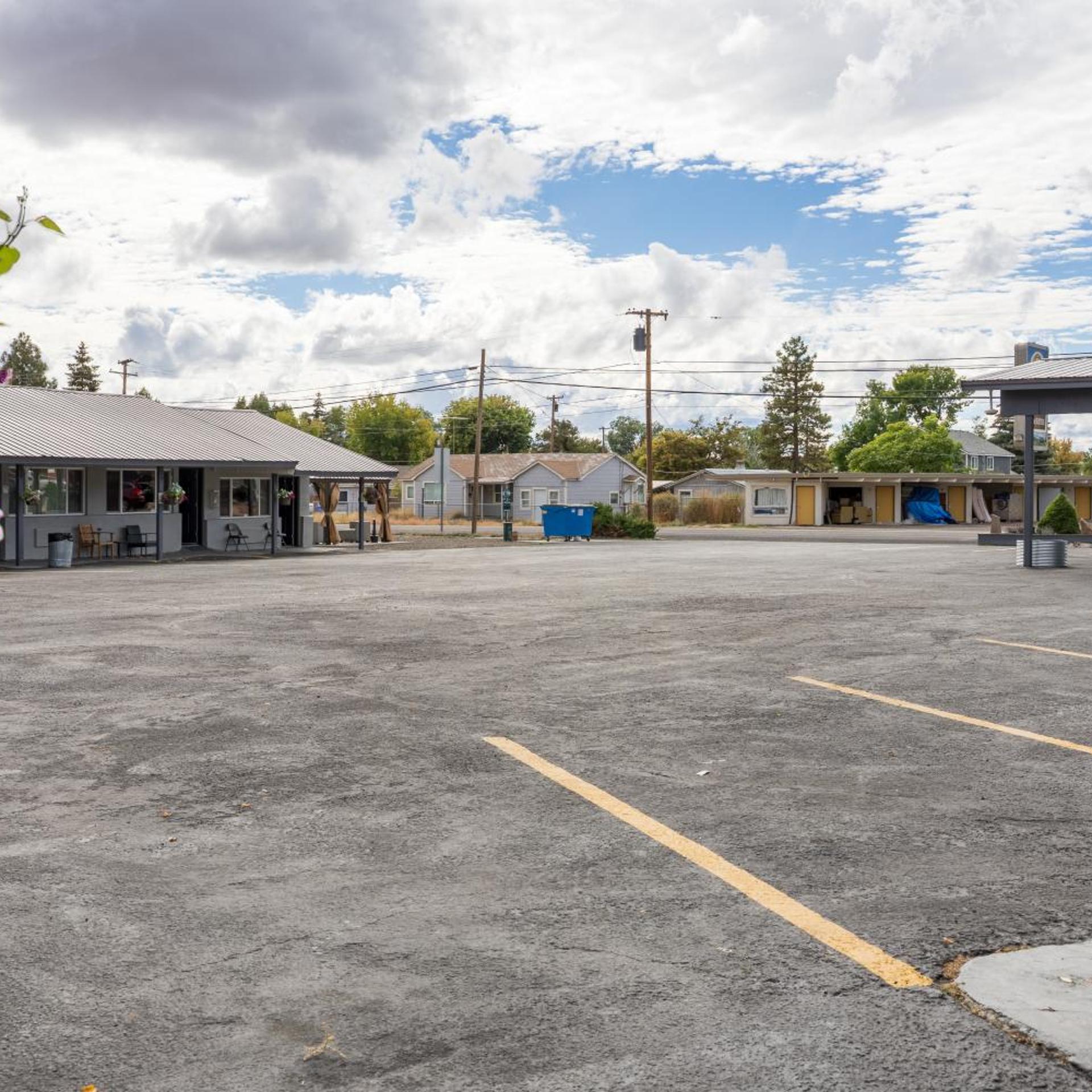 Oregon Trail Inn and Suites 32/50