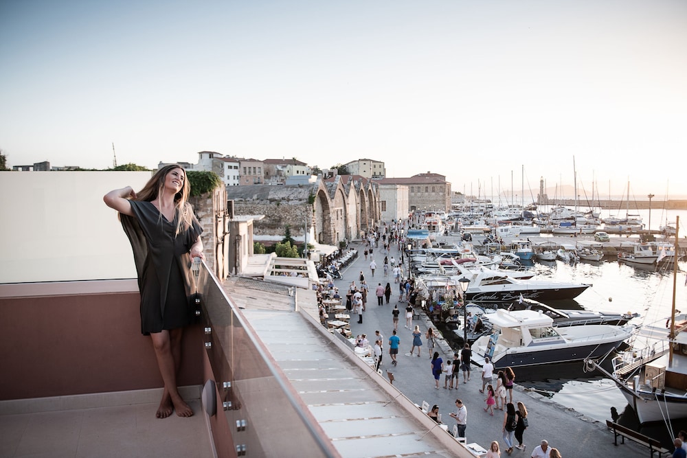 Avra Venetian Harbour Apartments 24/50