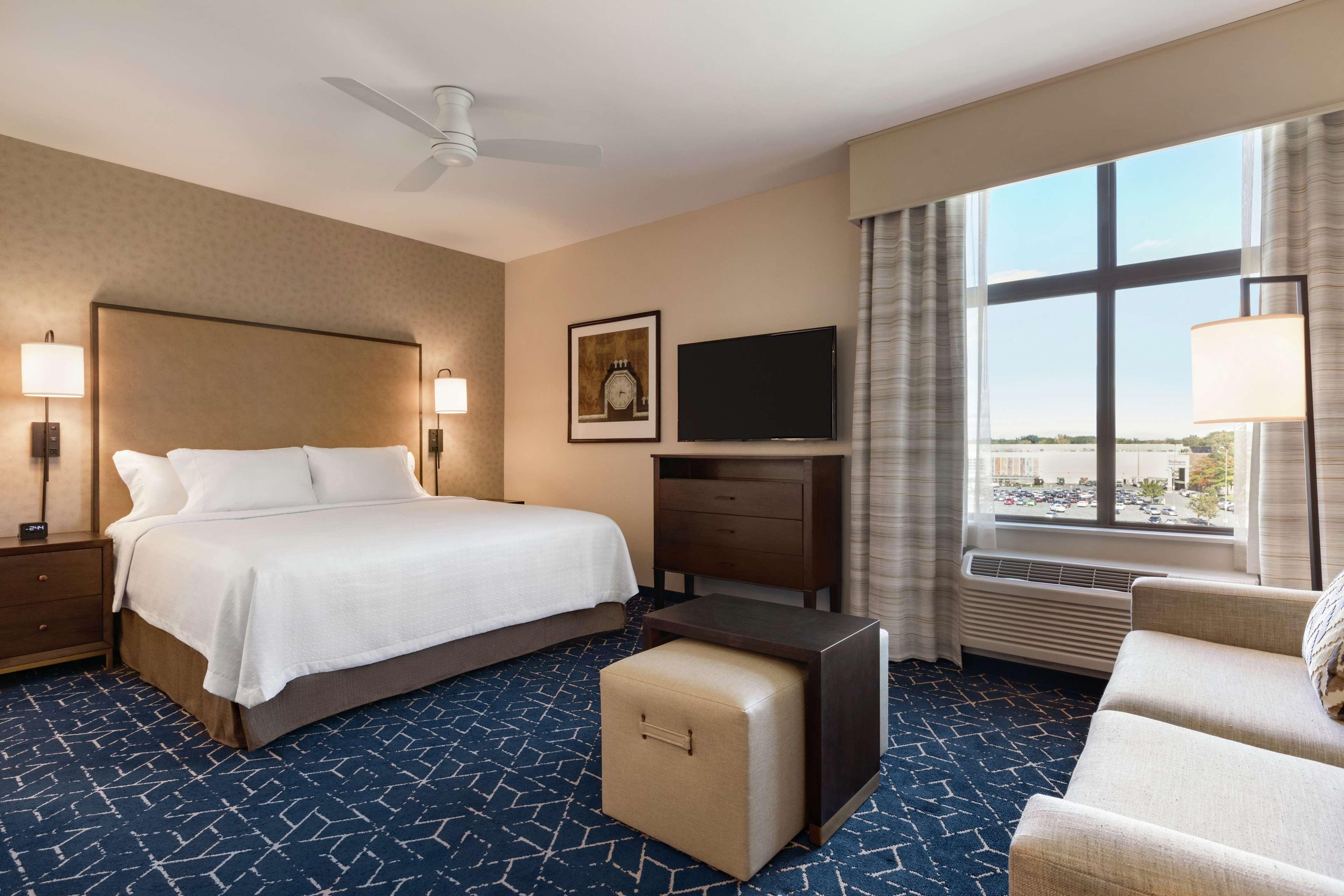 STUDIO, SUITE, KING BED, ACCESSIBLE