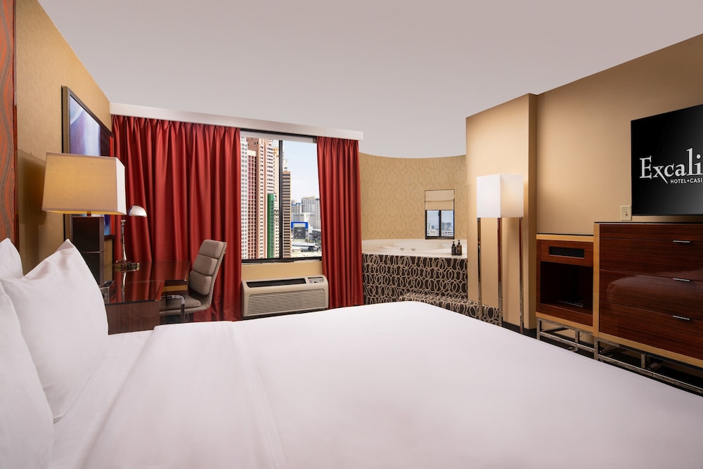 RENOVATED, RESORT, SUPERIOR, KING BED