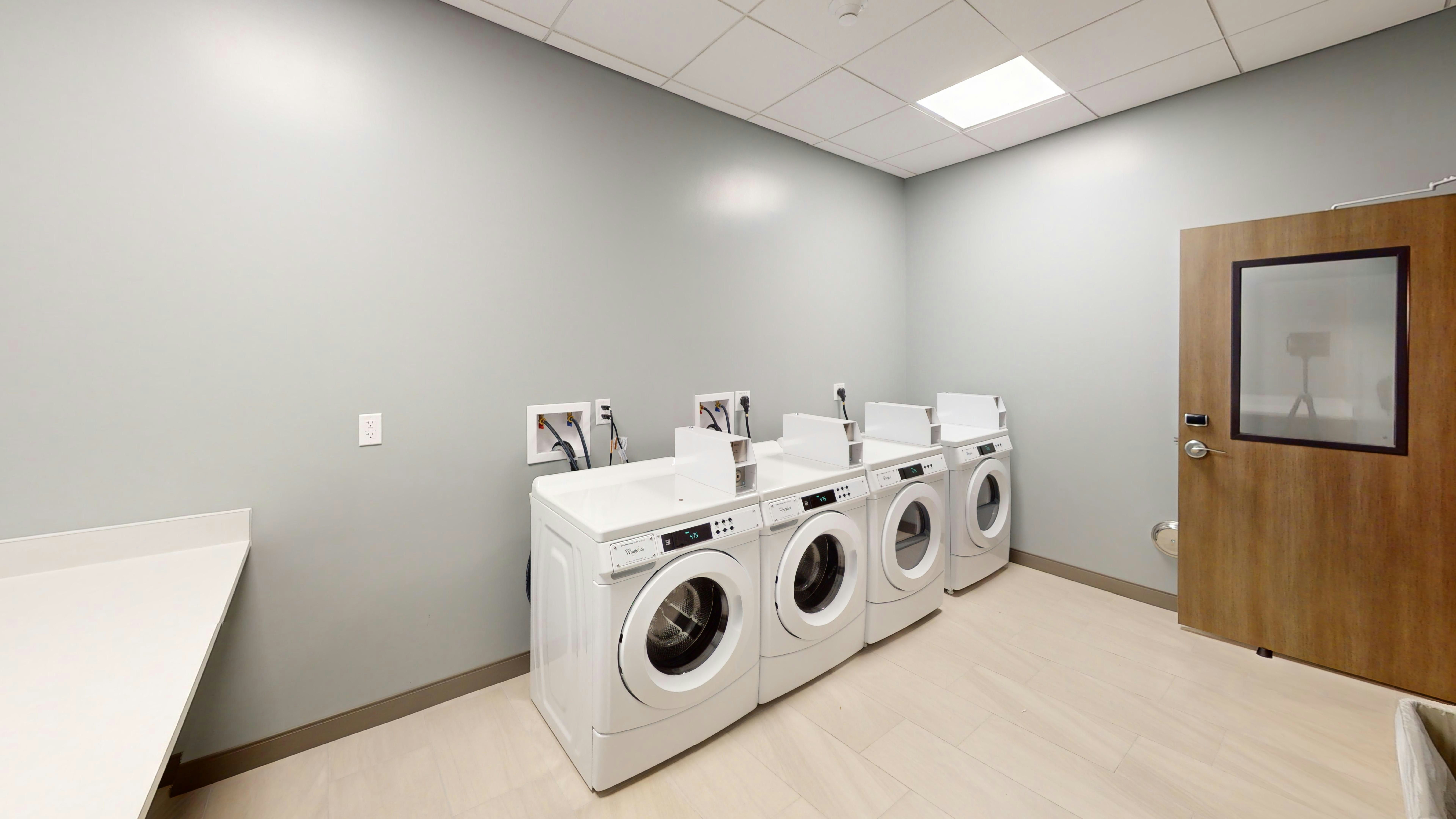 Holiday Inn Express & Suites Chicago Schaumburg, an IHG Hotel 22/50
