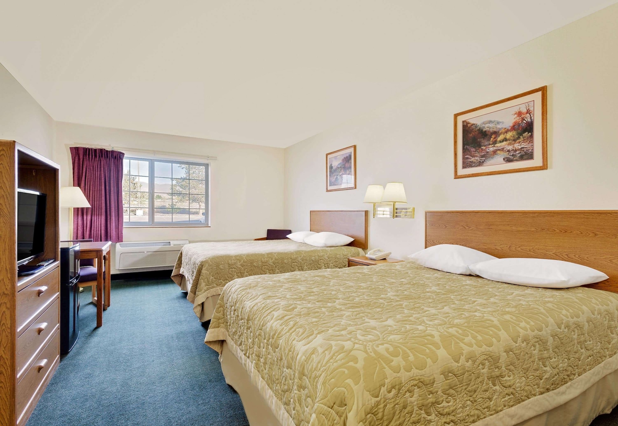 Efficiency, 2 Queen Beds
