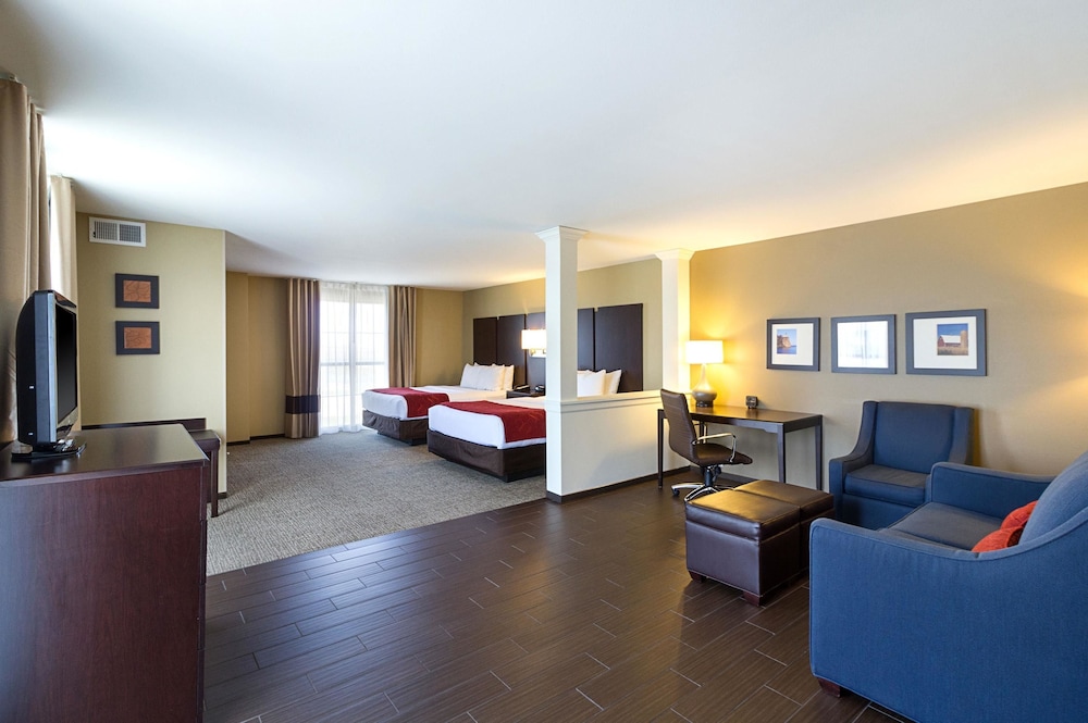 Comfort Suites & Conference Center Worthington MN 23/38