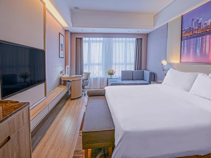 Vienna International Hotel (Chongqing Yijiaba) 7/17