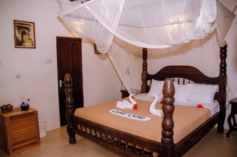 Langi Langi Beach Bungalows photo4
