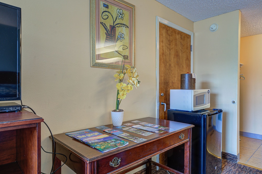 Columbia Gorge Inn 12/57