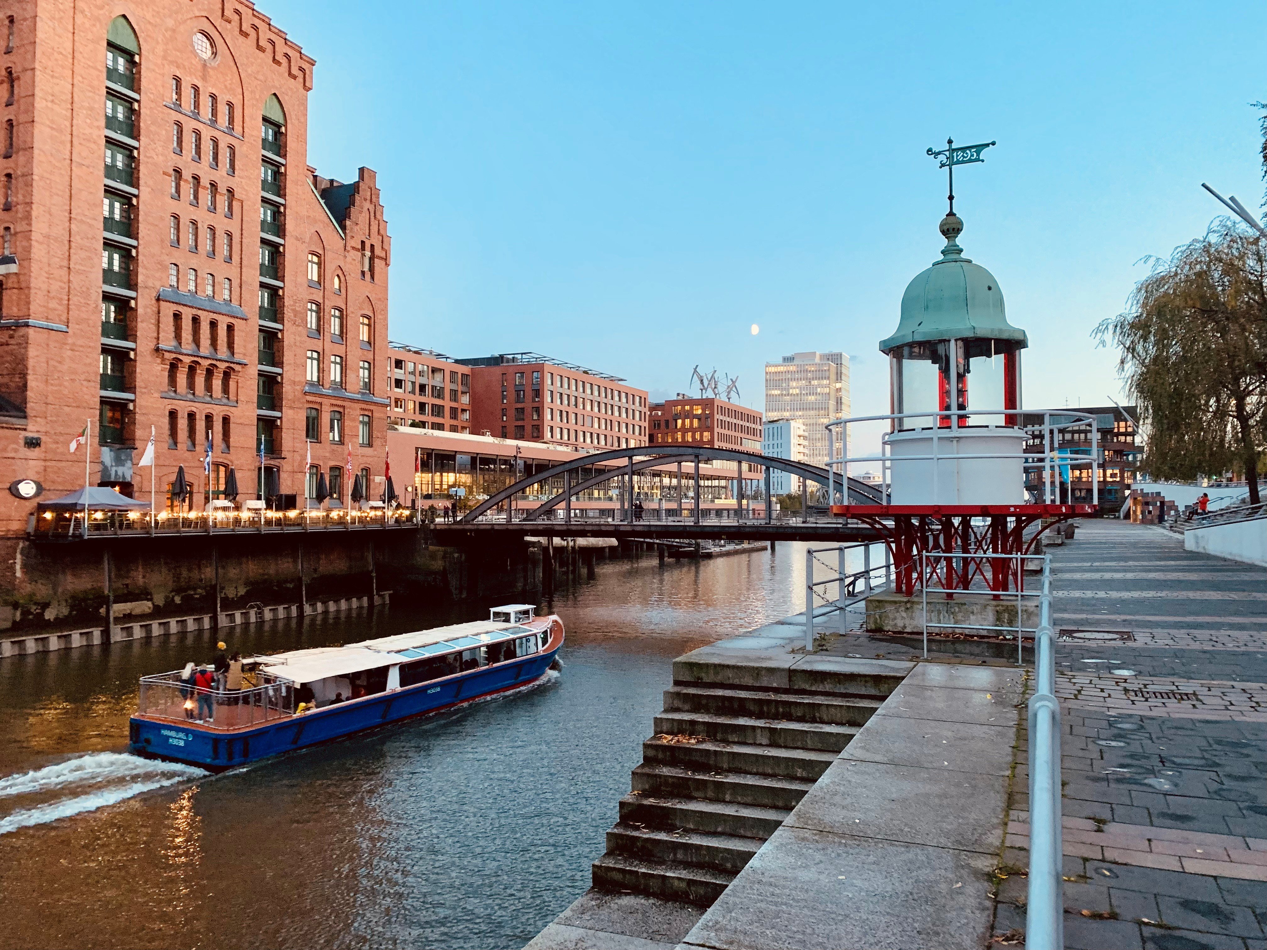 HOLIDAY INN HAMBURG - HAFENCITY 73/75