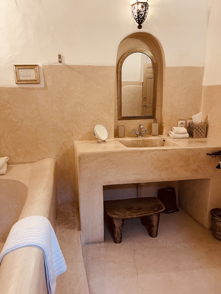 Riad 144 50/50