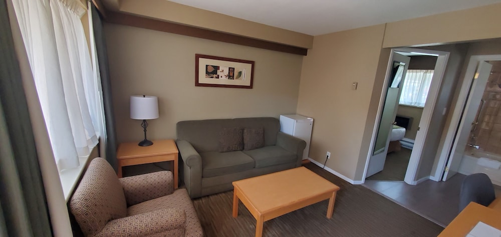 Econo Lodge Inn & Suites North Vancouver 37/52