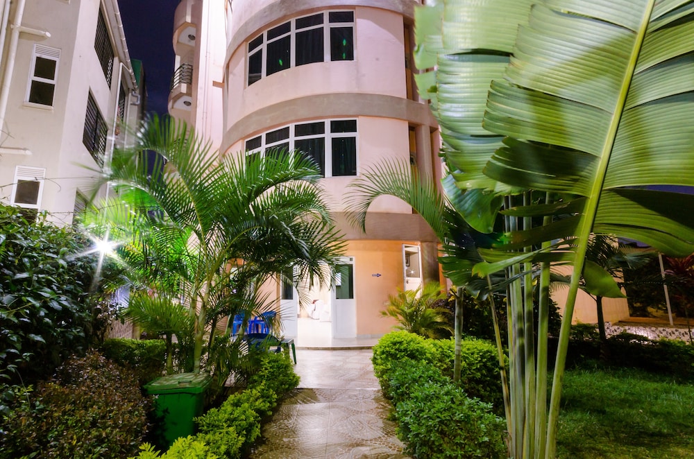 Hotel Top Five 11/52