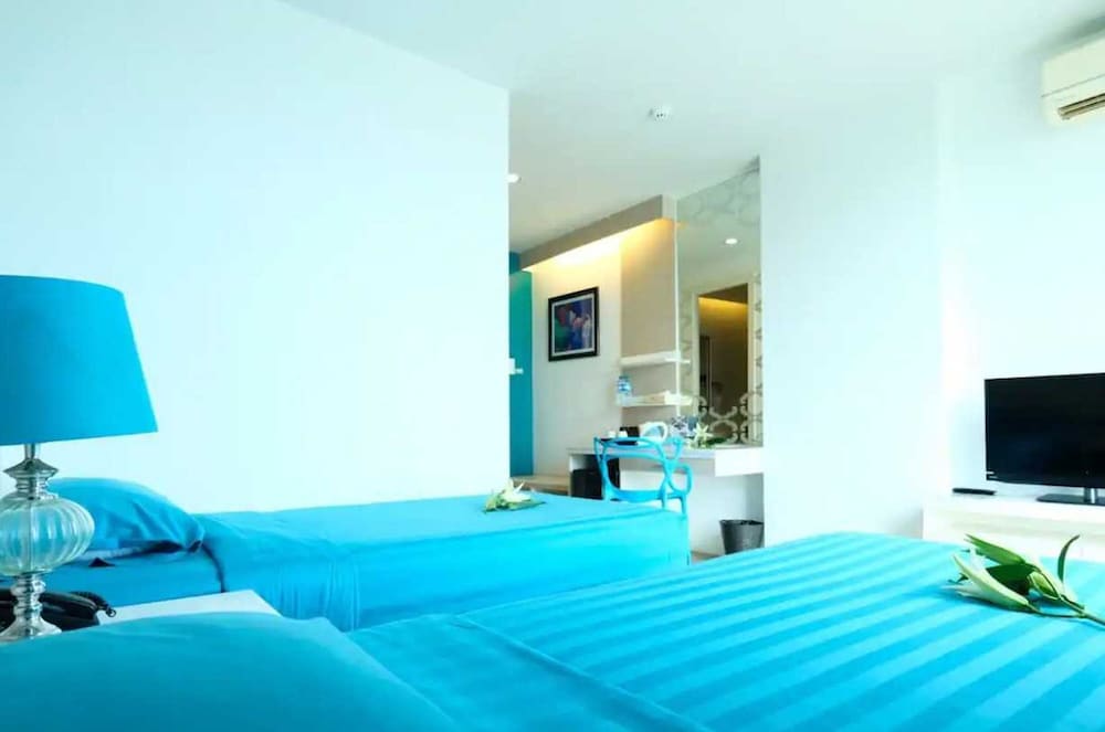 Sunday Beachfront View Jomtien Pattaya 33/70