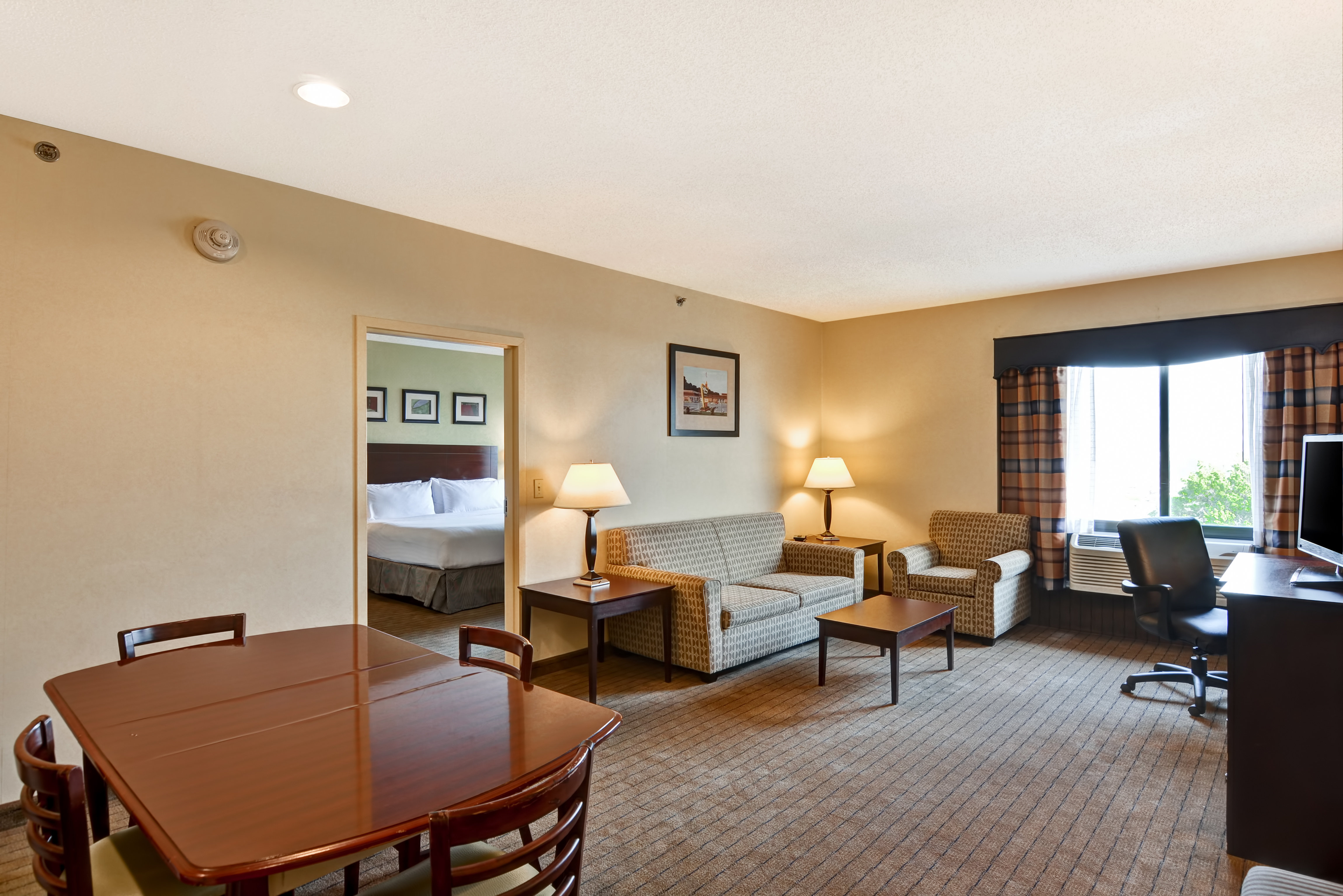 Holiday Inn Express Boston 48/63