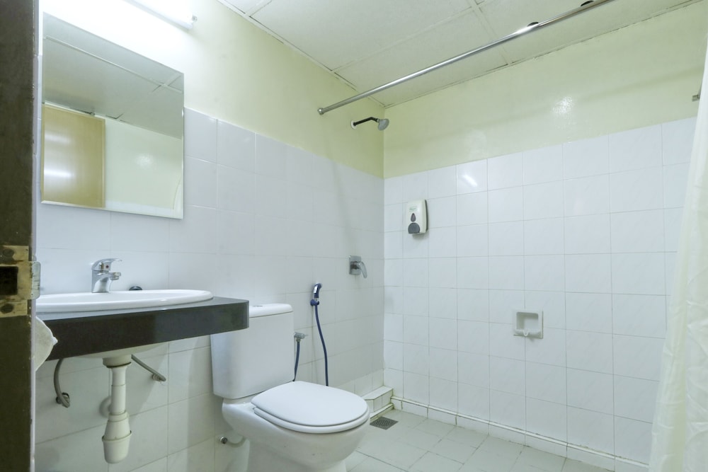Nan Yeang Hotel 81/126