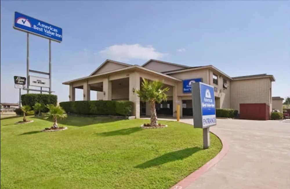 Americas Best Value Inn Midlothian Cedar Hill 1/31