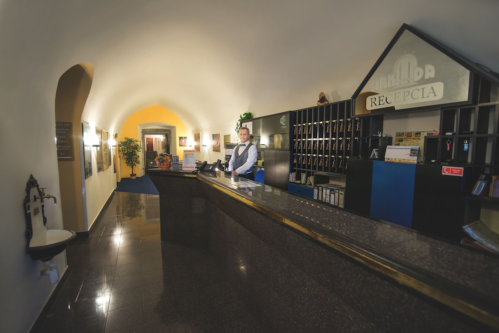 Arkada Hotel 8/56