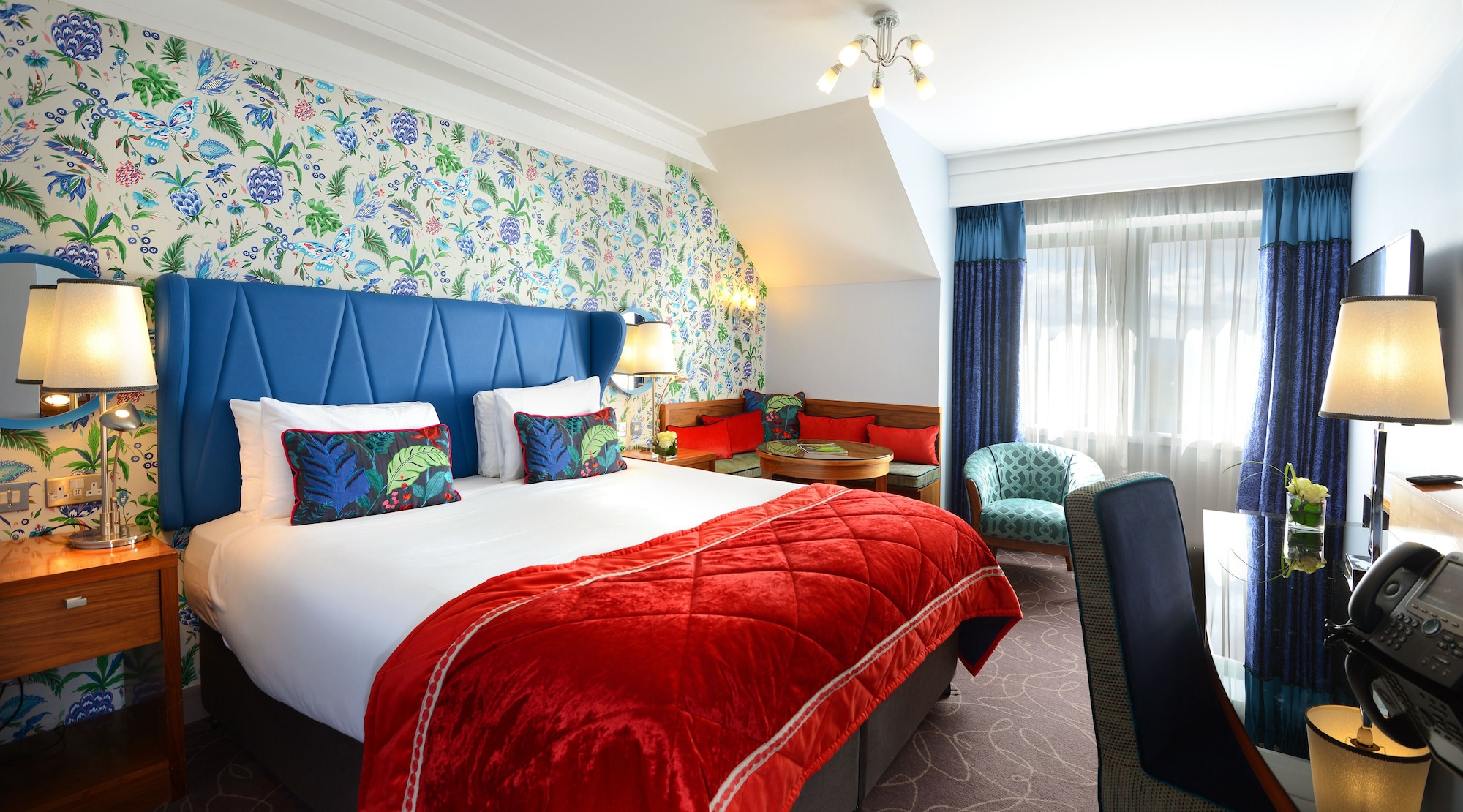 DELUXE, DOUBLE BED