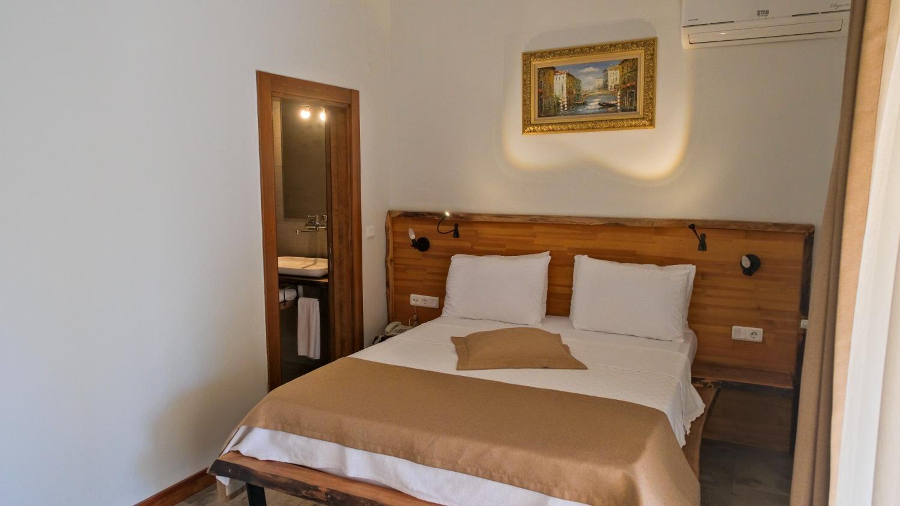 Suite, Corner