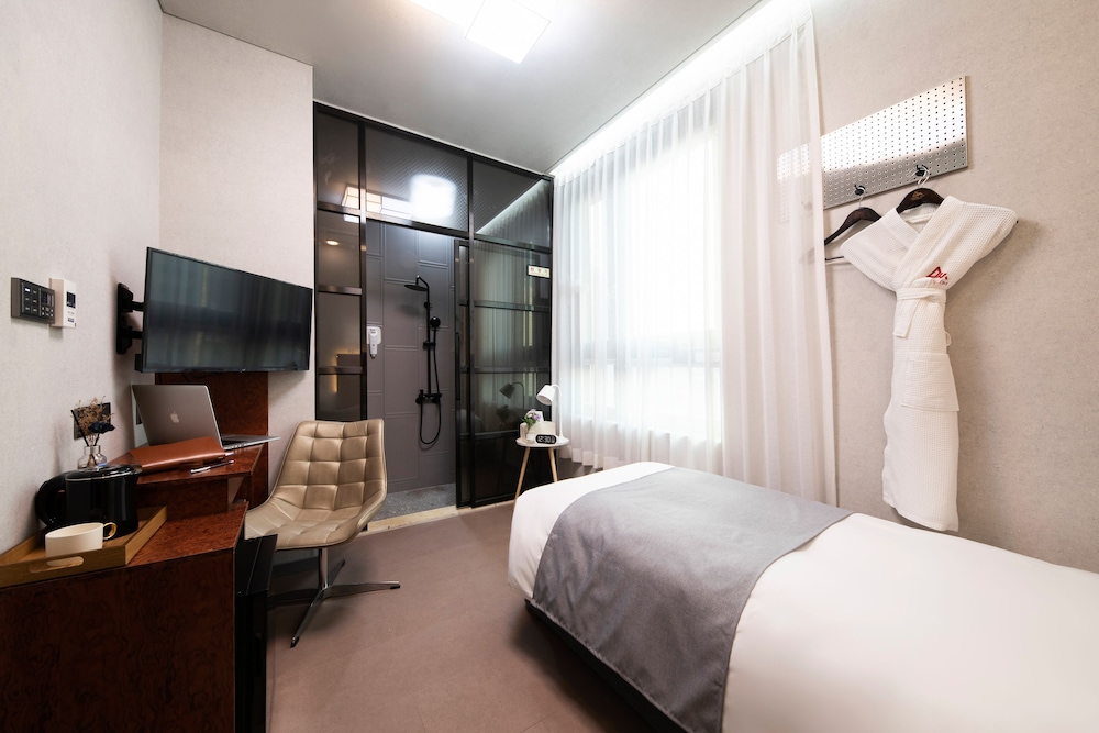 Hotel DM 28/53