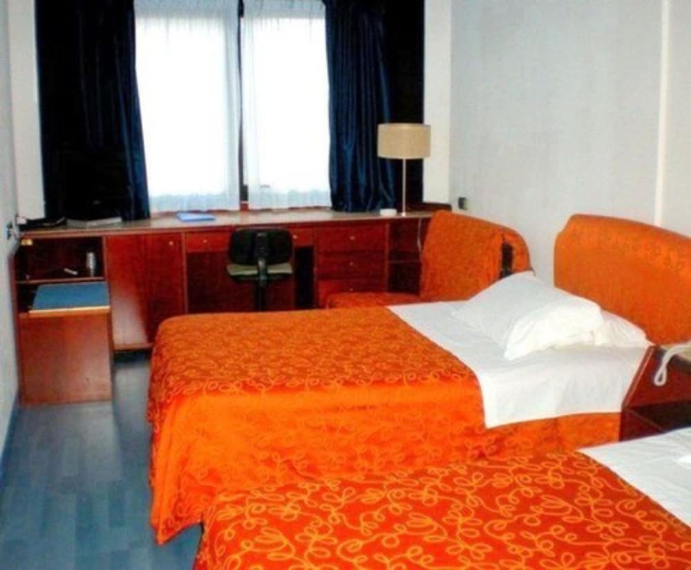 Hotel Sirena 15/40