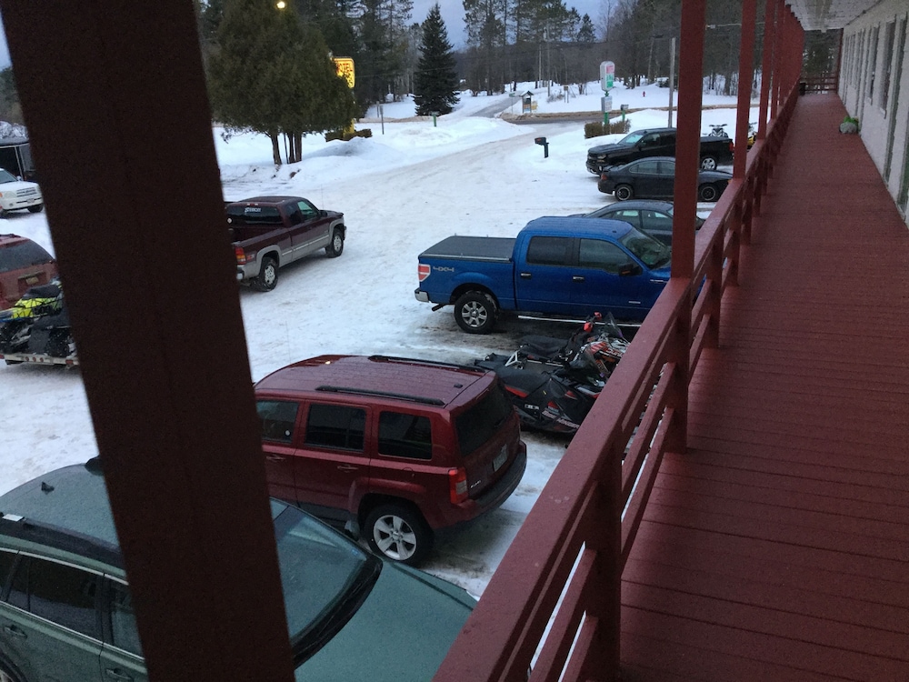 Cedars Motel 64/72