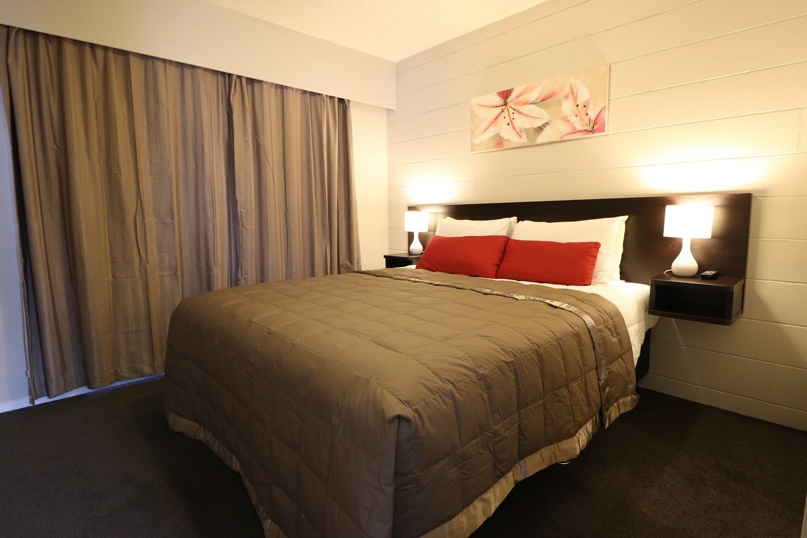 1 BEDROOM, FAMILY SUITE