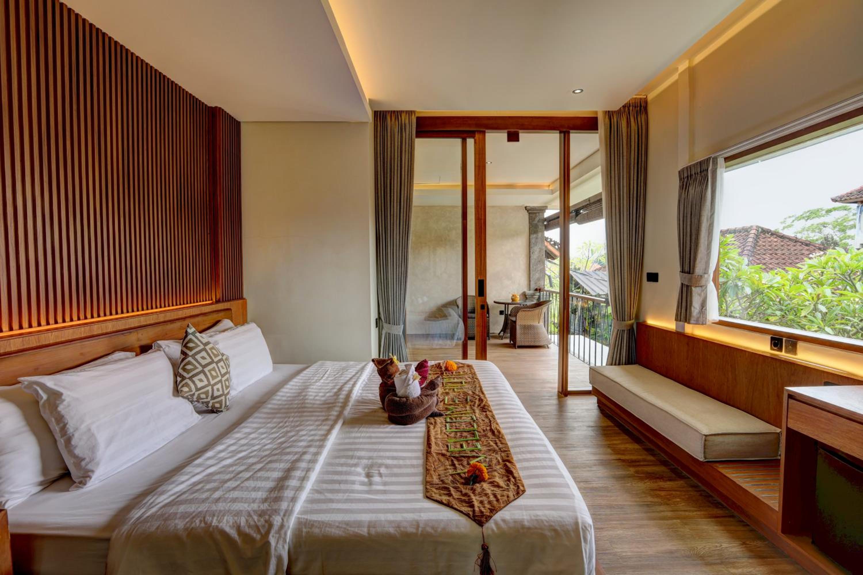 Deluxe, Double Bed, Garden View
