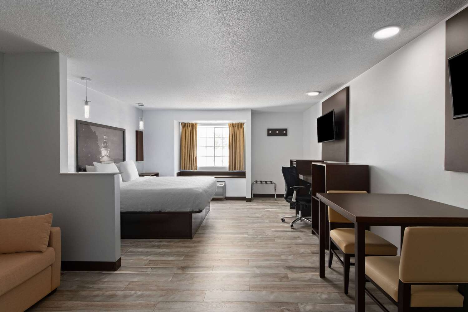 Super 8 By Wyndham Harbison Parkridge Hospital 11/30