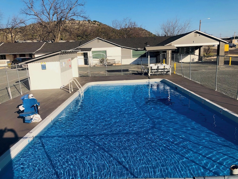 Sun Valley Motel 25/45