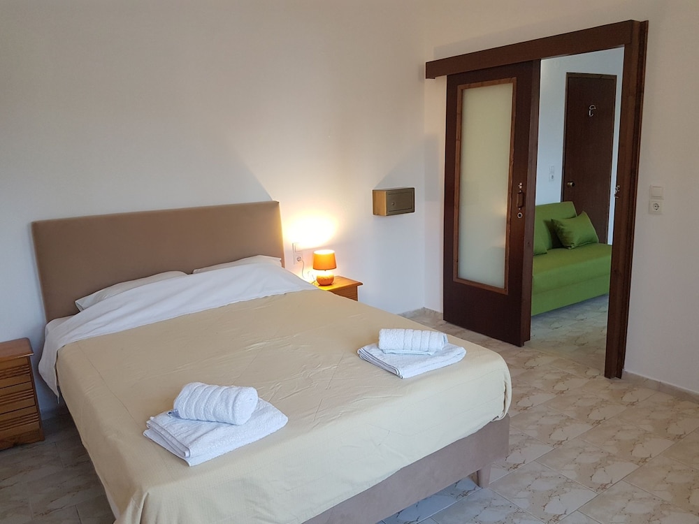 Arhodiko Hotel 14/72