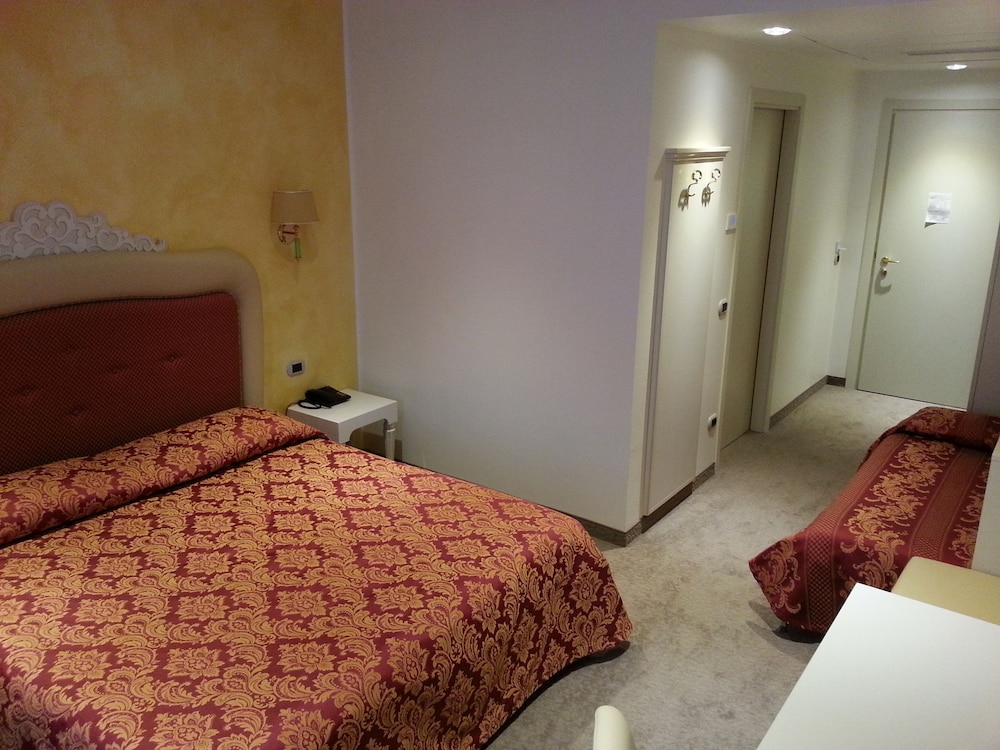 Palace Hotel la Conchiglia D Oro 11/76