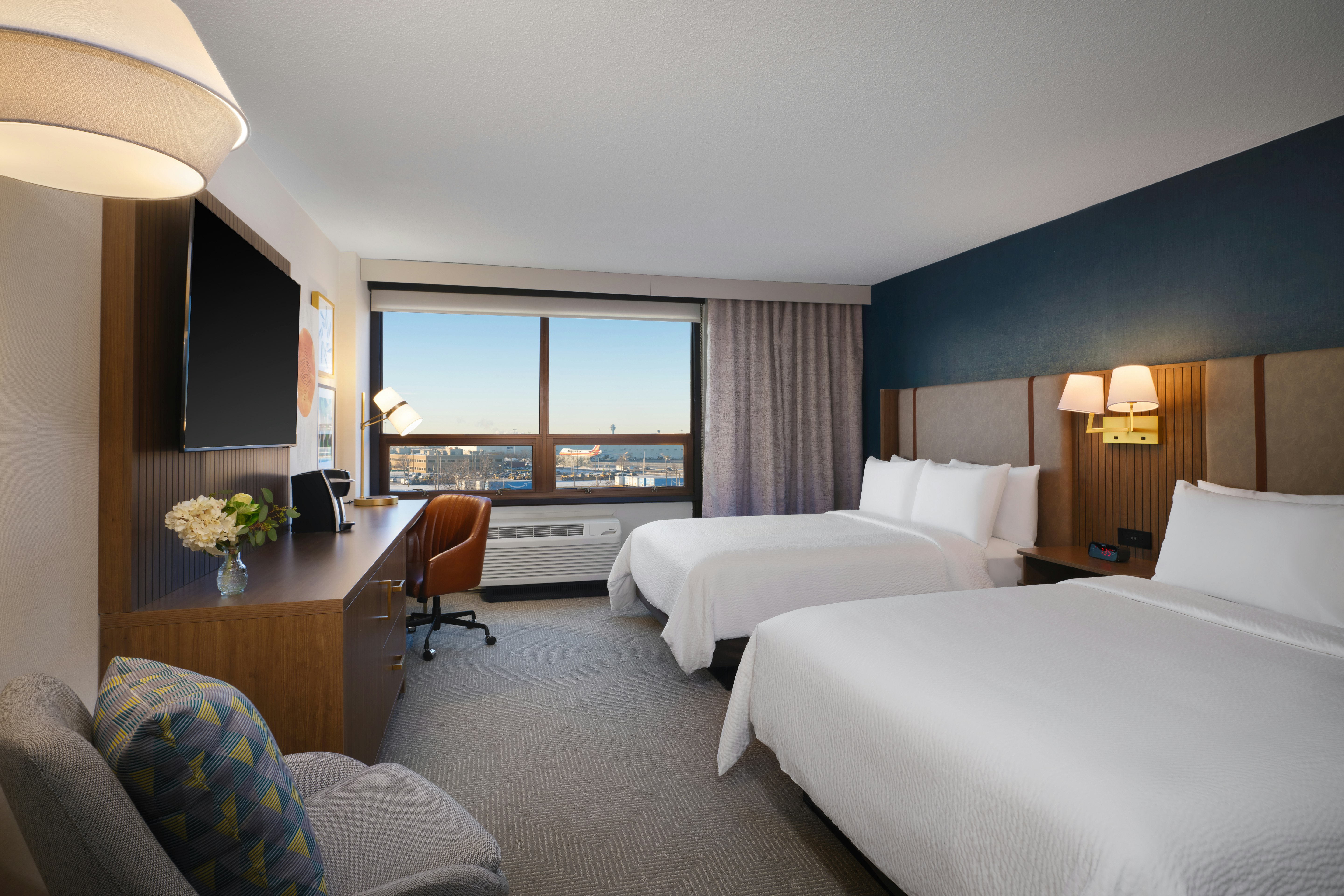 Premium, 2 Queen Beds, Airport View