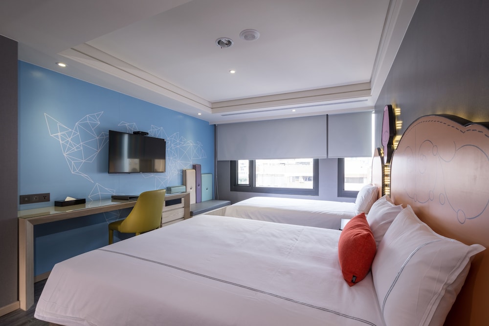 CHECK inn Taichung Wenxin Zhongqing 18/64