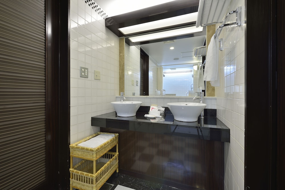 Okinawa Kariyushi Resort Exes Ishigaki 50/50