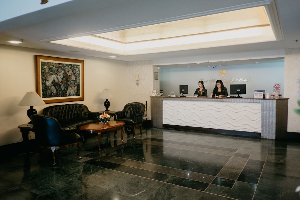 East Asia Royale Hotel 14/55