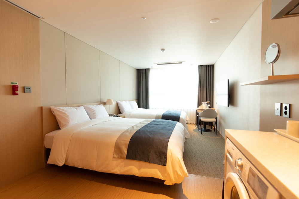 HOTEL WIN STORY 39/52