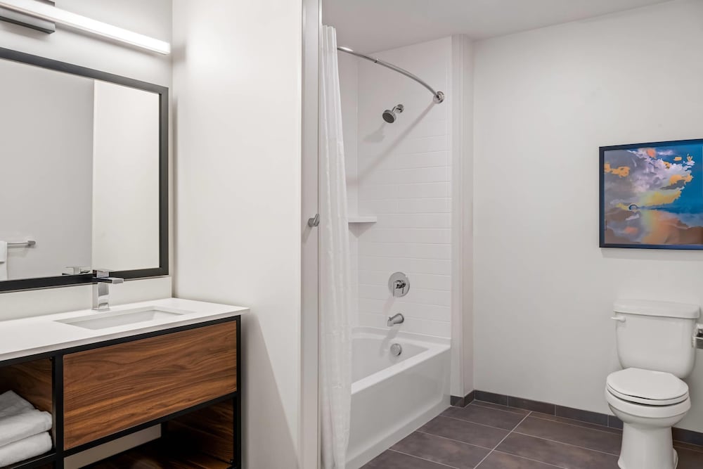 Everhome Suites Bozeman 60/60