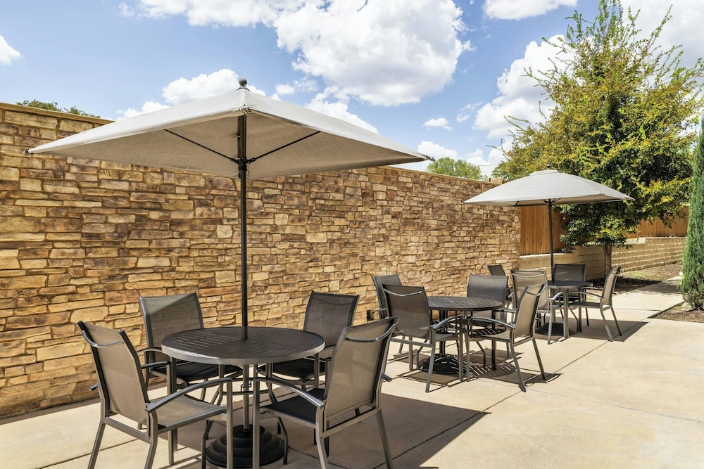 Fairfield Inn & Suites by Marriott San Antonio Medical Center 36/50