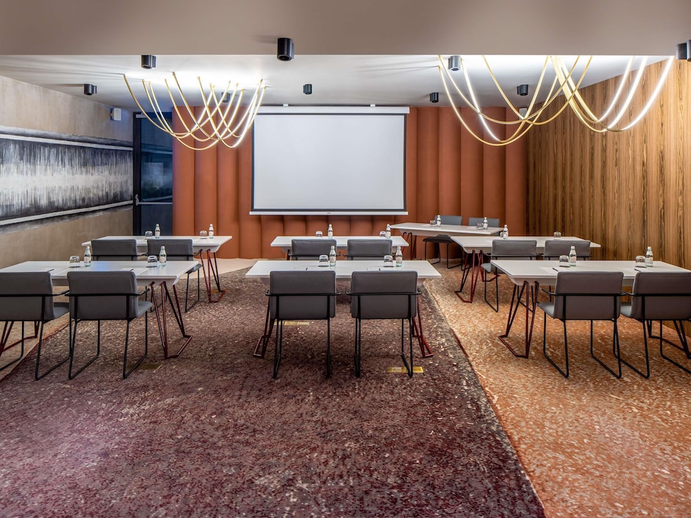 The Emporium Plovdiv MGallery Hotel Collection 40/48