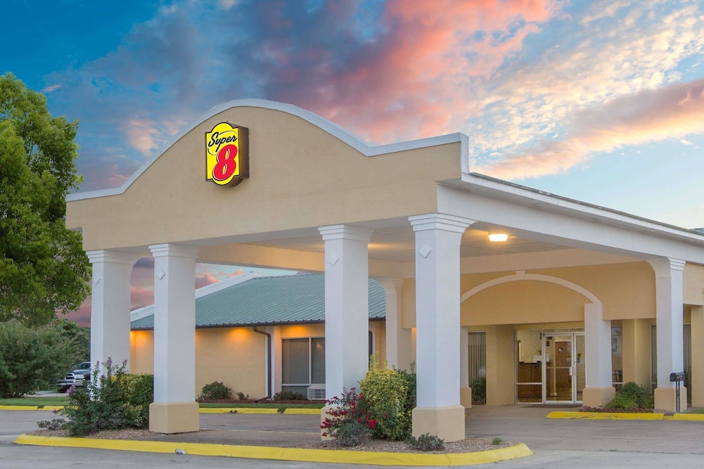 Super 8 By Wyndham Brinkley 1/17