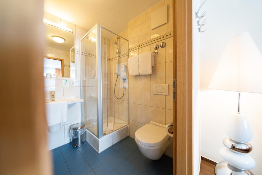 Ates Hotel Kehl 57/60