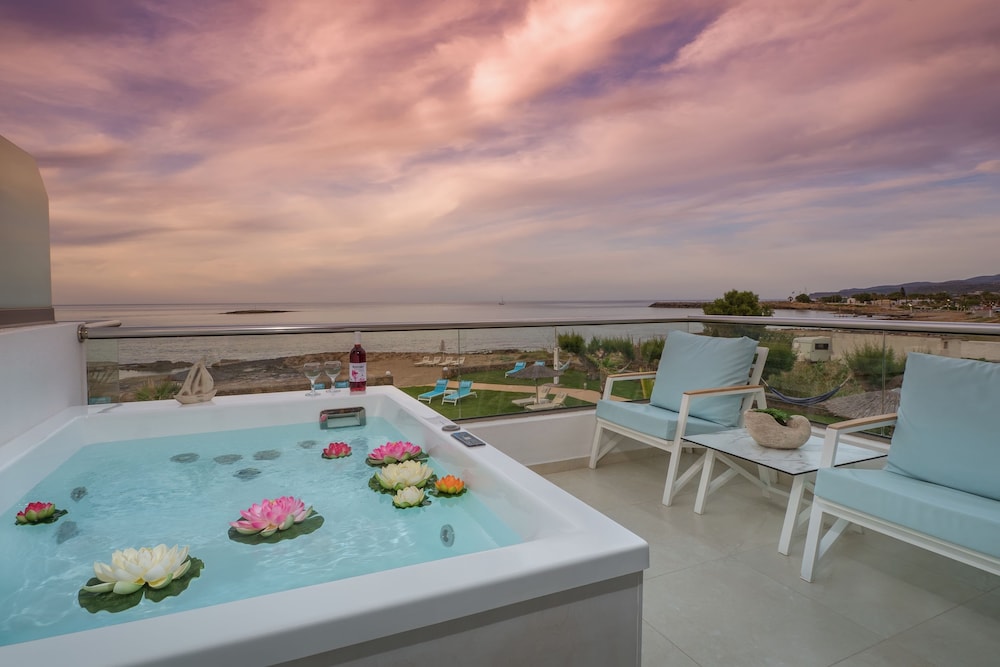 Pyrgos Beach Apartments 50/50