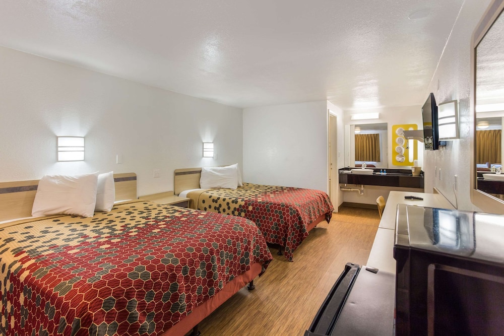 Motel6 Cross Lanes, WV–Goff Mountain Rd 10/19
