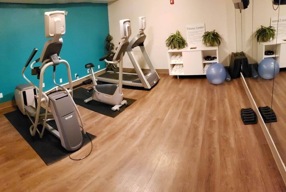 Holiday Inn Express Osage Beach - Lake Of The Ozarks 20/46