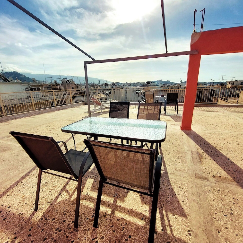 Acropolis View Dream Hostel 30/38