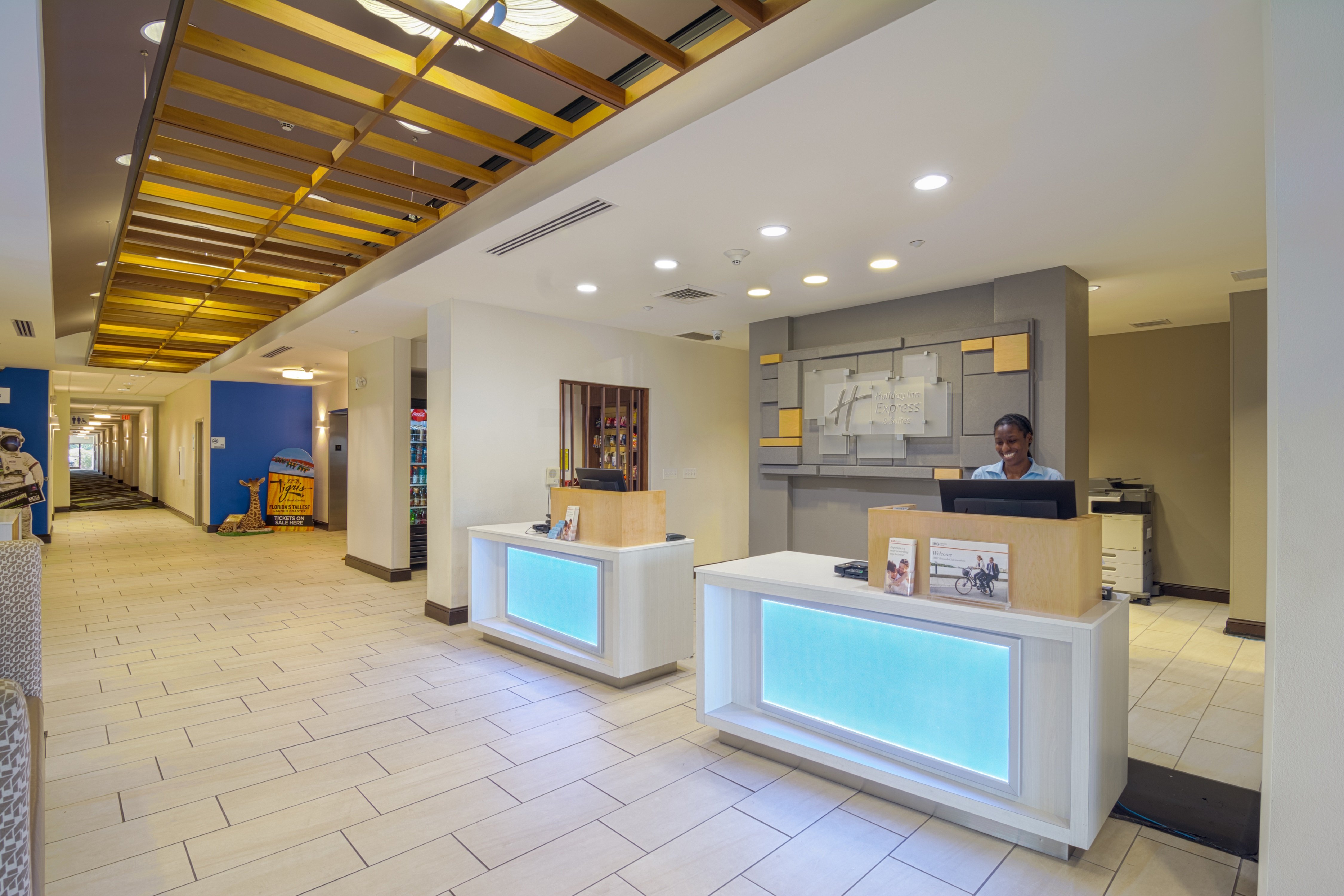 Holiday Inn Express Hotel Suites Tampa Usf Busch Gardens 9/70