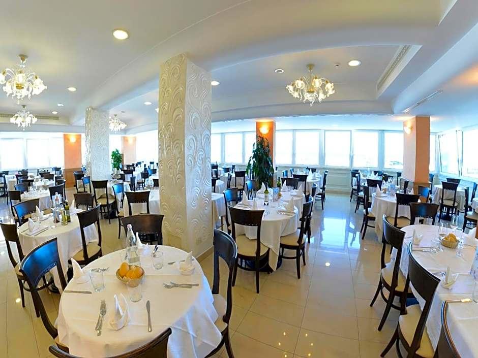Hotel Ghirlandina 19/31