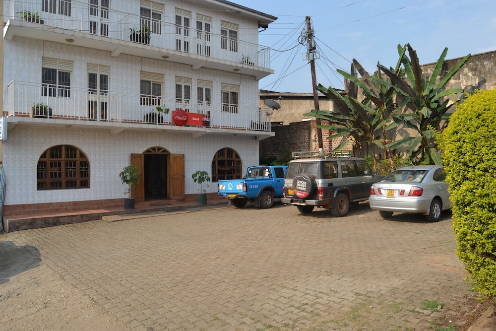 Raja Excelsior Hotel 46/50